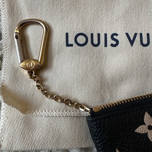 Louis Vuitton Empreinte Leather Bicolor Key Pouch - Picture 9 of 14